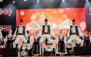 Junii Sibiului- invitați la Festivalurile „Tinerețe” și „Ciobănașul” 