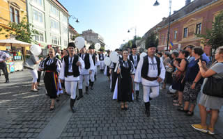 Junii Sibiului, mereu aproape de public